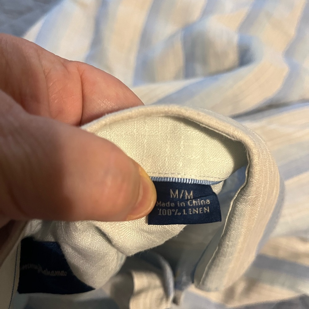 Tommy Bahama Men's Cream and Blue‎ Striped Button Down Shirt linen - Picture 3 of 8